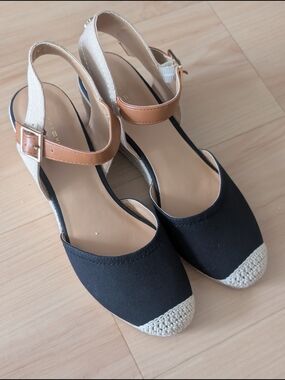Tommy Hilfiger Women's Nilsa  Black Canvas Espadrille Sandal Size 9